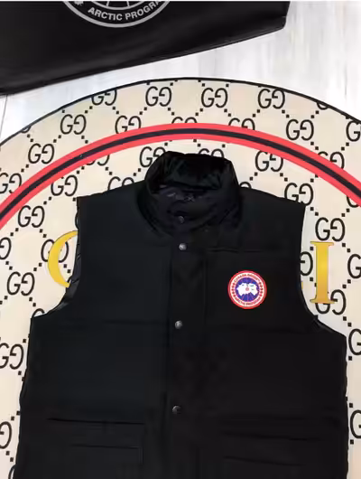 Canada Goose Men Jacket (M size) Brand NEW & SEALED Box