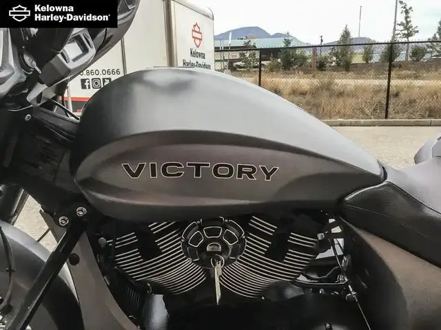 2016 Victory Motorcycles Magnum X-1 Stealth Edition in Sport Touring in Kelowna - Image 24