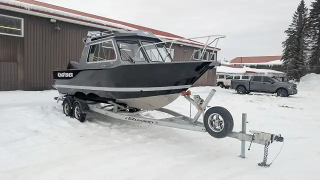 2026 Kingfisher Boats Escape 2225 Hard Top Black Suzuki DF250TXS in Powerboats & Motorboats in Barrie - Image 5