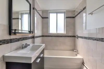 3605 av Ridgewood,  2-bedroom apartment