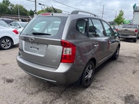 JUST REDUCED! HERE IS A NICE CLEAN ACCIDENT FREE WELL MAINTAINED 5 PASSENGER CROSS OVER FOR YOU IT L... (image 3)