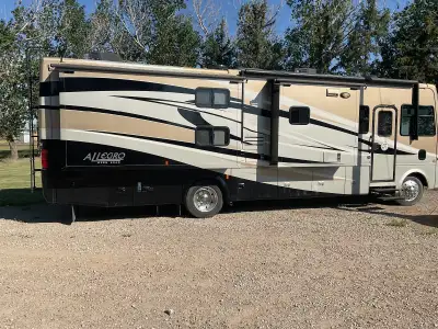 2012 Tiffin Allegro Open Road 35 QBA for sale. 39,706 miles, V 10, 4 slides, bunk beds, 2 air condit...