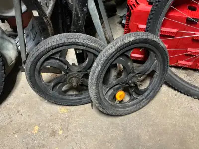 Pneu 16 pouce pour vélo rime arrière pas bon avant  bon, View more