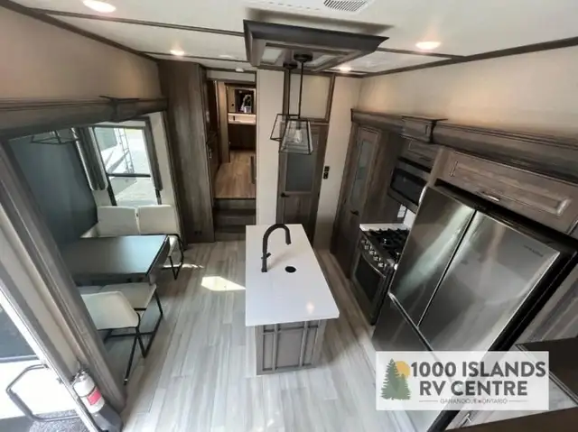 2023 Grand Design Solitude 380FL in Travel Trailers & Campers in Kingston - Image 11