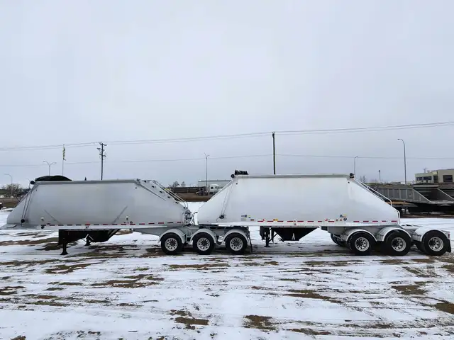 2002 Beall Super B-Train Hopper/Grain/Tri-Tri axles in Heavy Equipment in Barrie - Image 4