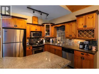 Silvertip #12 ticks all the boxes. Top floor townhome with a two car private garage in Silvertip Lan...