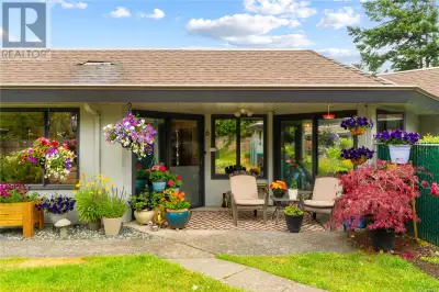 UPDATED 55+ PATIOHOME IN PARKSVILLE...Meticously maintained, south facing, 1 bedroom plus office, 2...