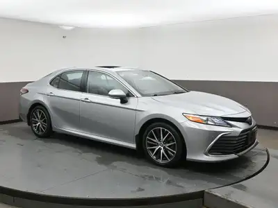 See Dealer Website for Details. 2022 Toyota Camry HYBRID XLE Engine: 4 Cylinder Engine 2.5L L/100Km...