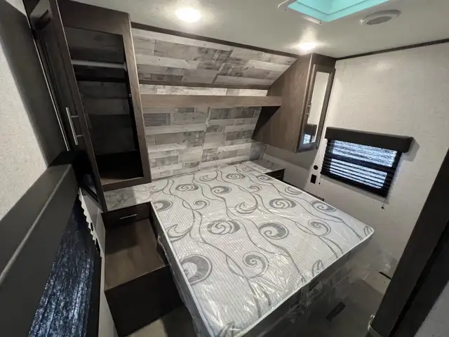 2020 DUTCHMEN COLEMAN LANTERN 337BH (FINANCING AVAILABLE) in Travel Trailers & Campers in Strathcona County - Image 10