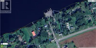 Your Waterfront Dream Starts Here!Welcome to your very own slice of paradisean exceptional waterfron...