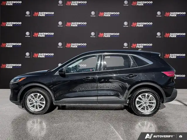 2021 Ford Escape SE | AWD | HEATED SEATS & STEERING | CARPLAY in Cars & Trucks in Edmonton - Image 3