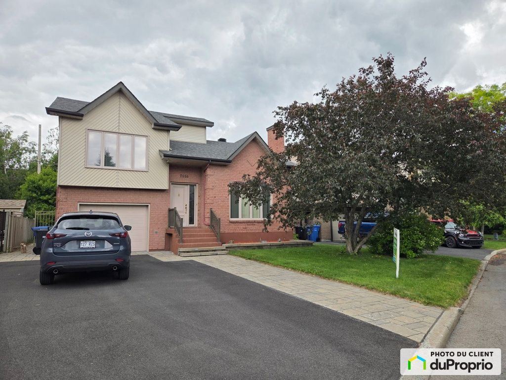 $825,000 - Split Level for sale in Longueuil (St-Hubert) — photo 1