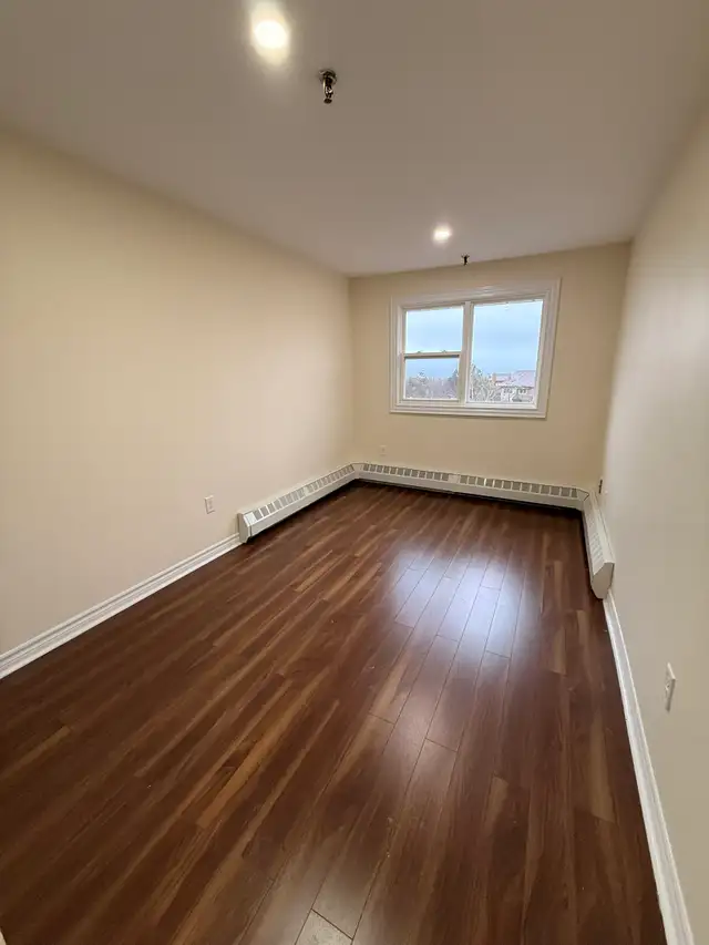 Spacious 2-Level 2BR w/ Private Deck - Heat/Water/PK Incl in Long Term Rentals in City of Halifax - Image 12