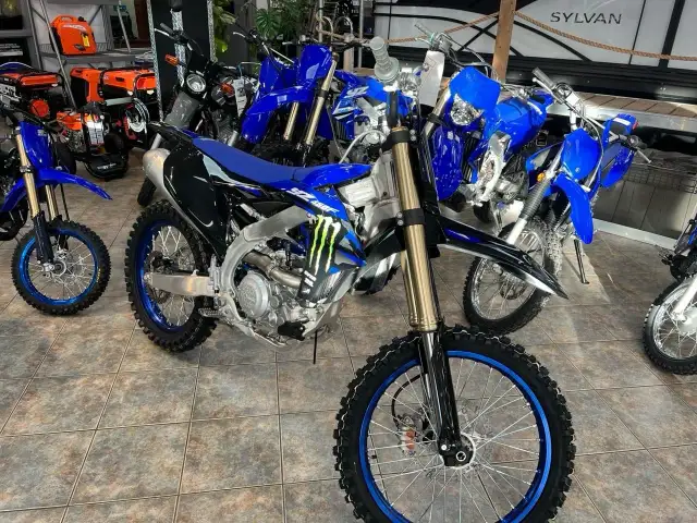 2025 YAMAHA YZ450F in Dirt Bikes & Motocross in Saguenay - Image 2