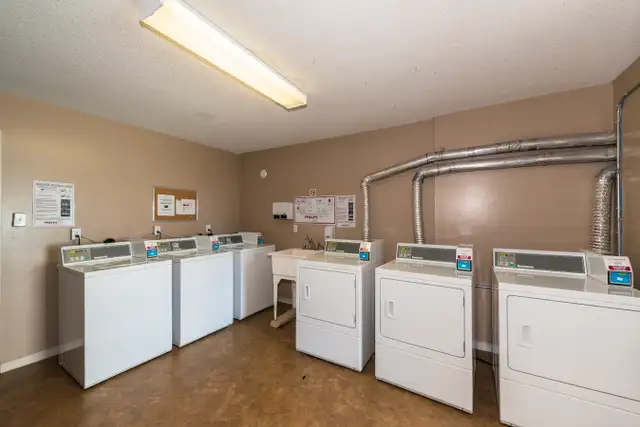 1 Bedroom - 14624 72 St. NW63008315399041121