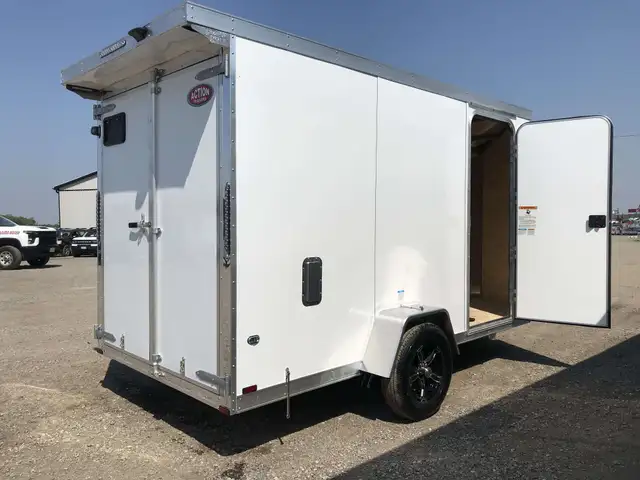 2026 LEGACY SERIES LEGACY SINGLE AXLE ALL ALUMINUM ENCLOSED V-NO in Cargo & Utility Trailers in Hamilton - Image 7