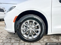 This Chrysler Pacifica has a strong Regular Unleaded V-6 3.6 L/220 engine powering this Automatic tr... (image 8)