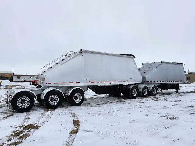 2002 Beall Super B-Train Hopper/Grain/Tri-Tri axles in Heavy Equipment in Barrie - Image 9