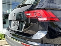 All Wheel Drive,Turbocharged,Integrated Turn Signal Mirrors,Automatic Headlights,Power Mirror(s),AM/... (image 3)