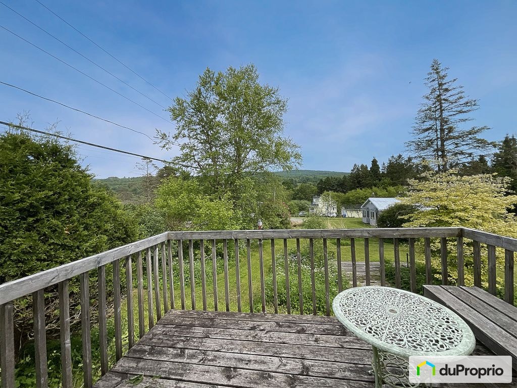 $360,000 - Bungalow for sale in Abercorn — photo 2