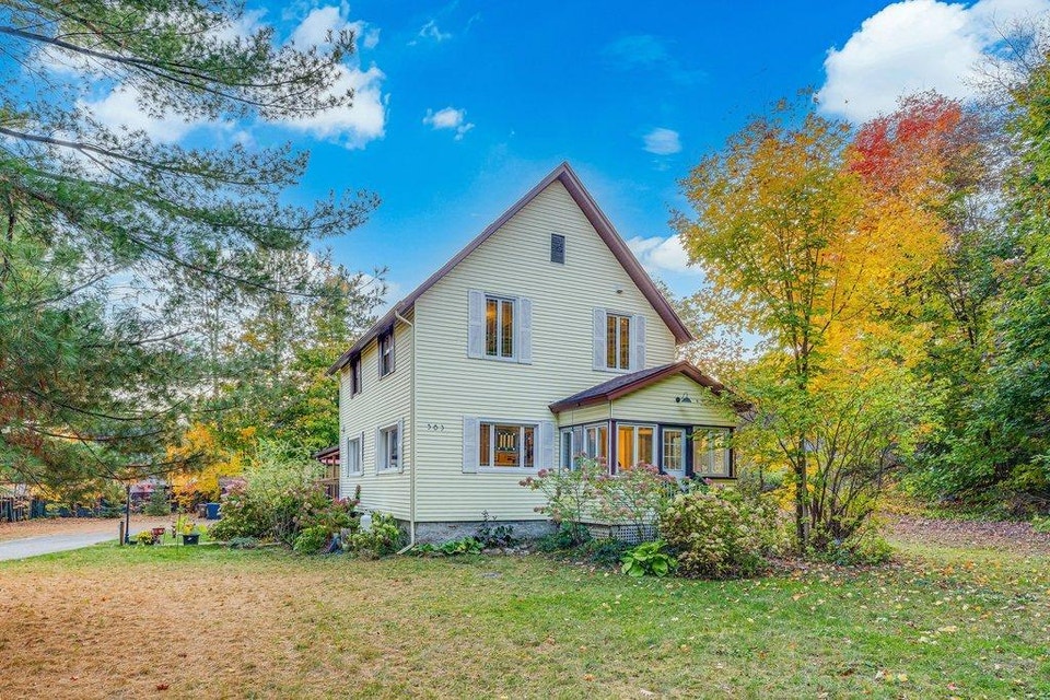 563 Route 105 Chelsea, Quebec | Houses for Sale | Gatineau | Free local ...