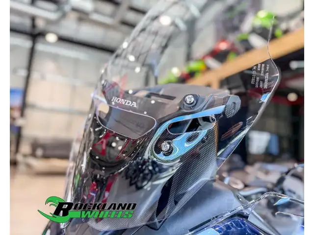 2025 Honda NT1100 ABS in Sport Touring in Ottawa - Image 11