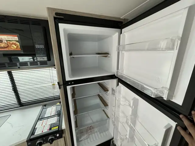 2025 Winnebago M-SERIES 2326MBBH in Travel Trailers & Campers in Terrace - Image 20