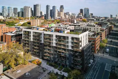 Bienvenue aux Appartements haut de gamme L'Onyx! Types d'unités : 3 1/2 à partir de 1 880$ 4 1/2 à p...