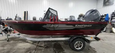 Welcome to Tru-North Yamaha RV & Marine This 1825 Warrior Sport is 18 feet 6 inches long and has a Y...