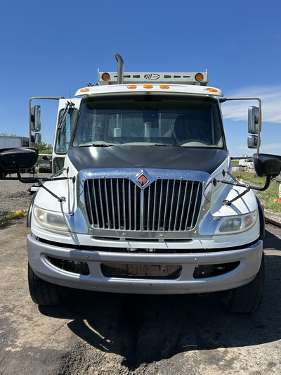 2017 International Refuse Garbage Truck -International N9 9.3L I6 300-330hp 860-950ft. lbs. -Transmi...
