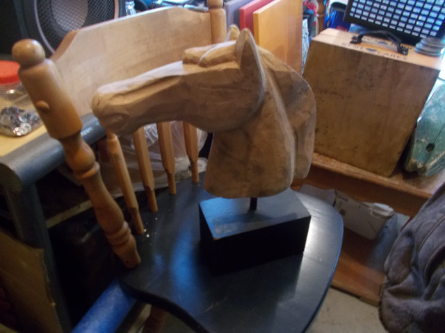 Hand Carved Horse in Arts & Collectibles in Annapolis Valley - Image 2