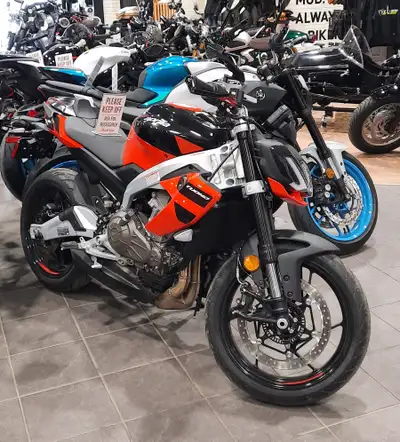 2026 Aprilia Tuono 457 with only 245 km's. Warranty until 01 14 2028. This unit comes with passenger...