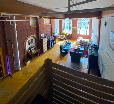 $2,575.00 + HST per month Available Immediately Includes all utilities 4-piece bathroom High ceiling...