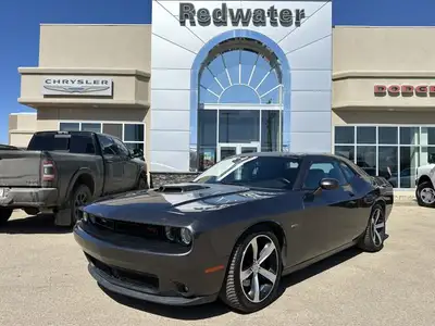 This Dodge Challenger boasts a Regular Unleaded V-8 5.7 L/345 engine powering this Automatic transmi...