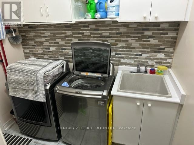 5 HILLPATH CRESCENT Brampton (Snelgrove), Ontario 5