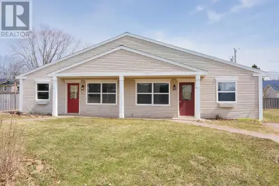 633 A&B Princess Drive in Montague offers a great investment or owner-occupied opportunity. This dup...