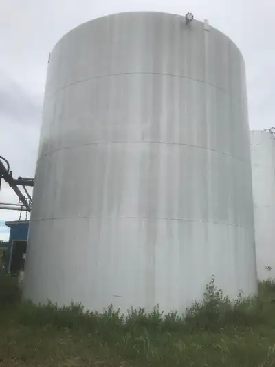 Used 2000 BBL Storage Tank Used 2000 BBL BUILT AND TESTED TO API-12F SPEC QTY: 1 PAINTED Design Pres...