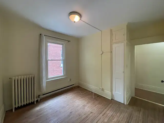 2 bed apt close to groceries, restaurants & more- 2-593 Johnson in Long Term Rentals in Kingston - Image 8