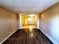 GREAT 2 BEDS, 1 BATH, 3RD  FLOOR APARTMENT W/ A COVERED PARKING 