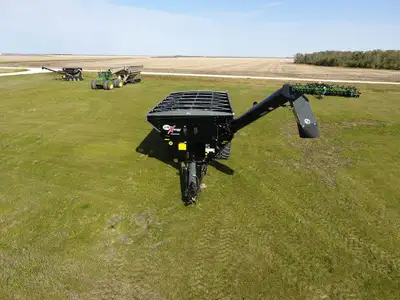 2022 JM 1222-20S WIDETOP BLACK CANADA PROUD EDITION GRAIN CART EQUIPMENT 1050/50R32 Lug Tires 5 Poin...