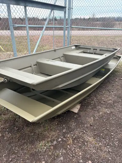 Freight & PDI Included in all pricing! Freight, Dealer Prep Fees Included. Options, motor and traile...