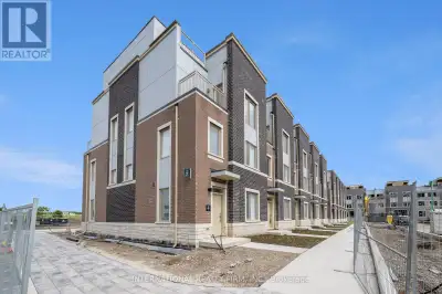 TH 376 - 80 HONEYCRISP CRESCENT Vaughan (Vaughan Corporate Centr