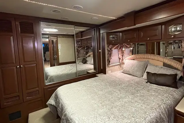 2007 Newmar Dutch Star 4023 – Pre-Owned Class A Motorhome.  in RVs & Motorhomes in Red Deer - Image 37