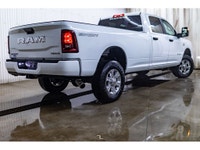 **ONE OWNER - ACCIDENT FREE** ORIGINAL FACTORY PRICE $98,555 178 KM This 2025 Ram 2500 4x4 Crew Cab... (image 5)