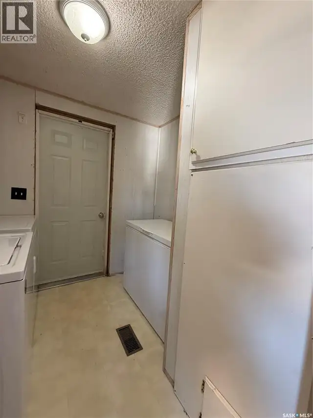 710 1st AVENUE W Kindersley, Saskatchewan in Houses for Sale in Saskatoon - Image 21