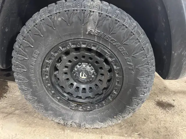 2022 DODGE RAM PARTS TIRES/RIMS BUMPERS  BOX RACK TONNEAU in Auto Body Parts in St. Catharines - Image 3