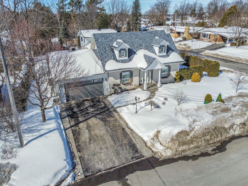 Maison à étage et demi Maisons à vendre Drummondville Kijiji