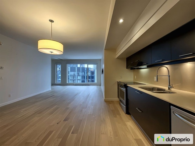 $450,000 - Condominium in Ville-Marie (downtown, old Mtl) — photo 1