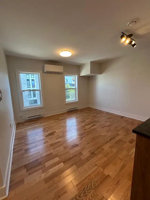 Bright Spacious 2 Bedrooms Apartments North End in Long Term Rentals in City of Halifax - Image 3