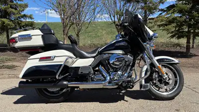2014 Harley-Davidson Ultra Classic in excellent condition. Fully serviced, inspected, and ready for...
